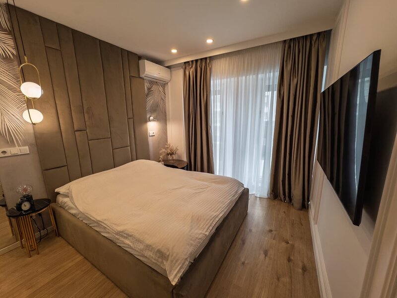 Aviatiei- Barbu Vacarescu, 3 camere mobilat/utilat lux, Comision 0%